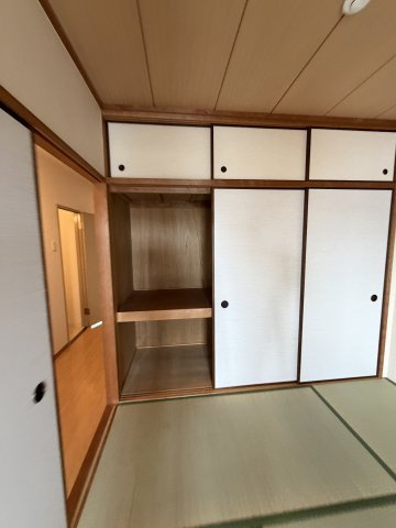 高倉山ハイツの和室