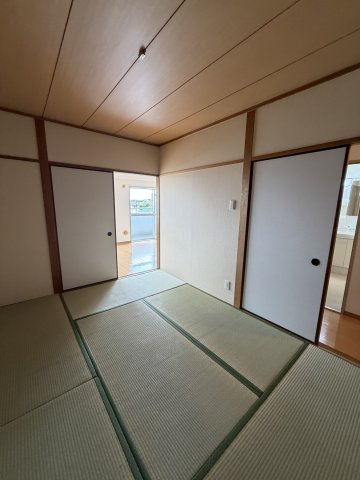 高倉山ハイツの和室