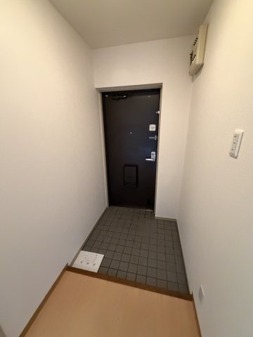 高倉山ハイツの玄関