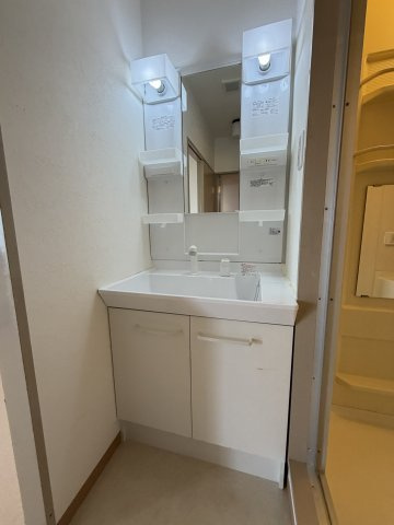 高倉山ハイツの洗面所