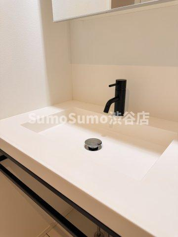 Reve　Residence　目黒の独立洗面台|使いやすい独立洗面台です