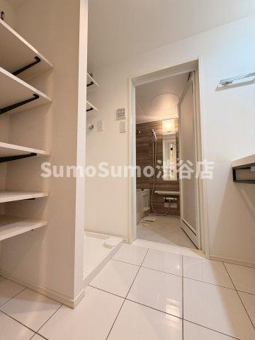 Reve　Residence　目黒の洗面所|忙しい朝には欠かせない洗面所です