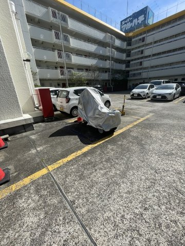 白川コーポの駐車場