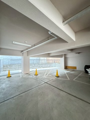 メゾンサンノースの駐車場