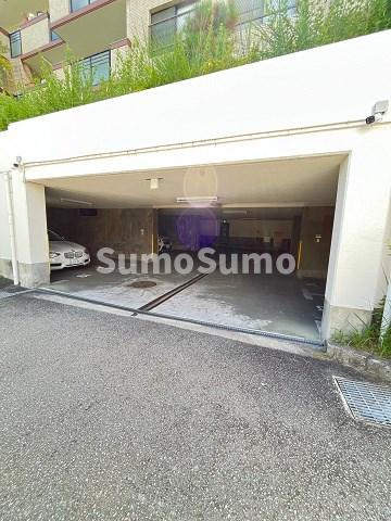 ヒルサイドテラス甲陽園の駐車場
