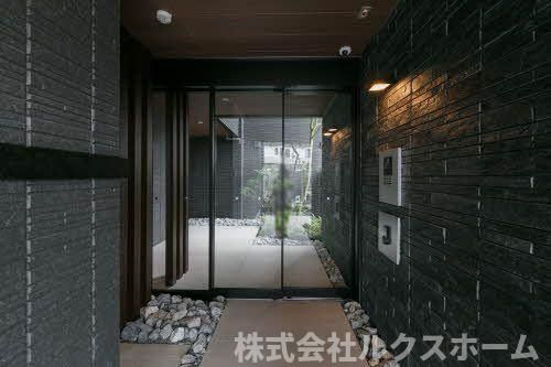 LINDEN　PLACEのエントランス|ゆとりのあるエントランスです