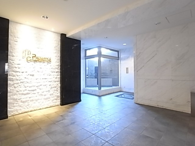 プレサンス三宮東アルバーナの外観