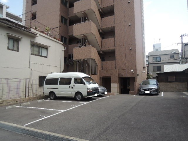 プレサンス三宮東アルバーナの外観