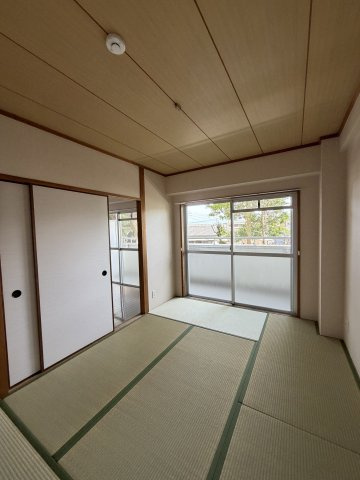 高倉山ハイツの和室