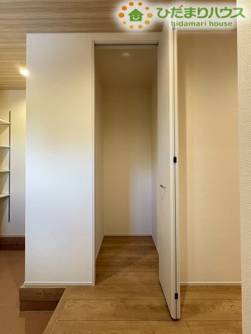深谷市東方町　第5　新築一戸建て　リーブルガーデン　01の収納