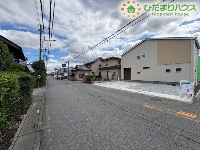 深谷市東方町　第5　新築一戸建て　リーブルガーデン　01の前面道路含む現地写真