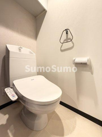 エルファーロ目黒Ⅲのトイレ|落ち着いた色調のトイレです