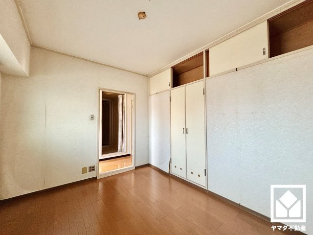 向島ニュータウン第三街区A棟の洋室