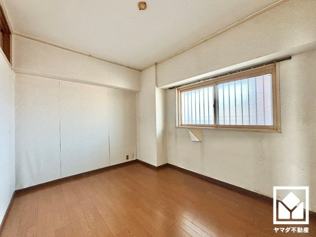 向島ニュータウン第三街区A棟の洋室