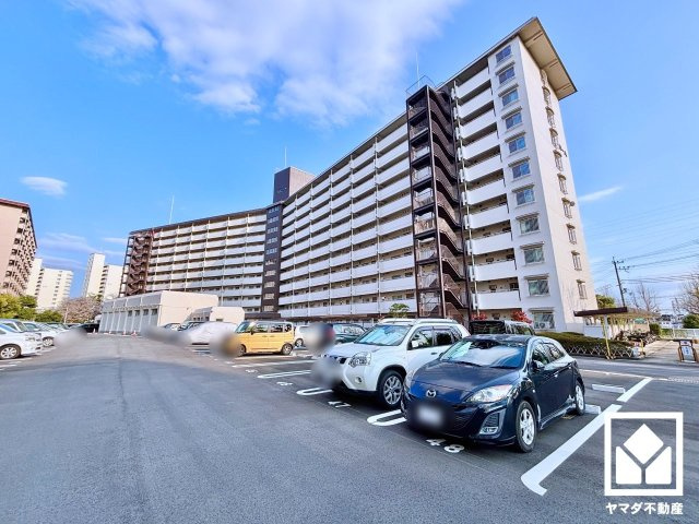向島ニュータウン第三街区A棟の外観