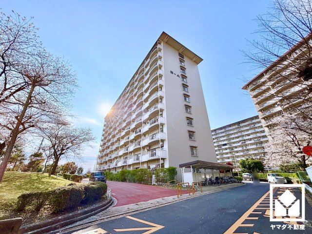 向島ニュータウン第三街区A棟の外観
