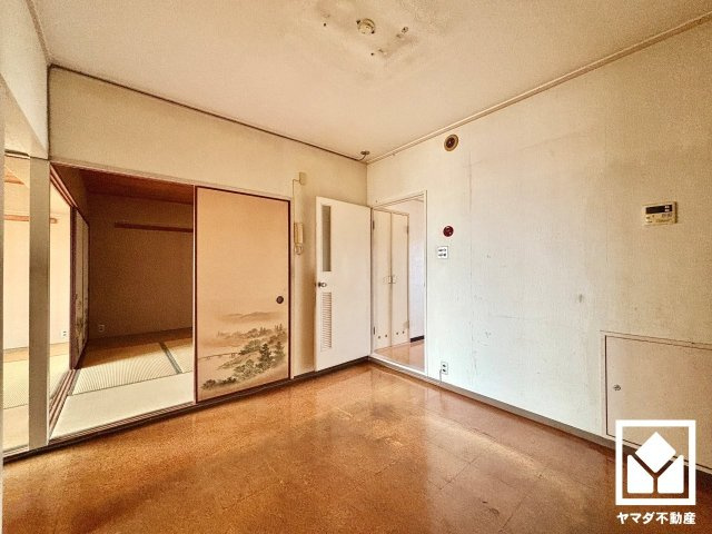 向島ニュータウン第三街区A棟の居間・リビング