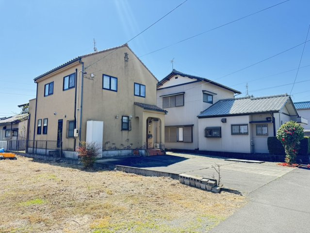 藤枝市　田中３丁目　中古住宅　5LDKの前面道路含む現地写真