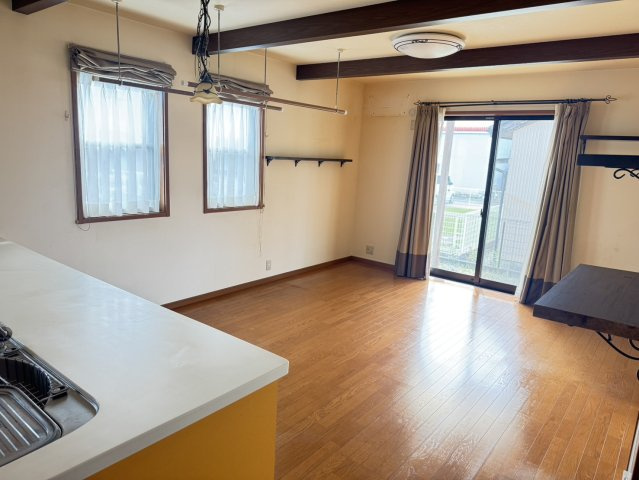 藤枝市　田中３丁目　中古住宅　5LDKの居間・リビング