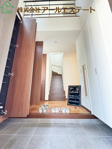 加古川市加古川町稲屋　　　中古戸建の玄関