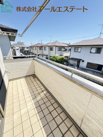 加古川市加古川町稲屋　　　中古戸建のバルコニー