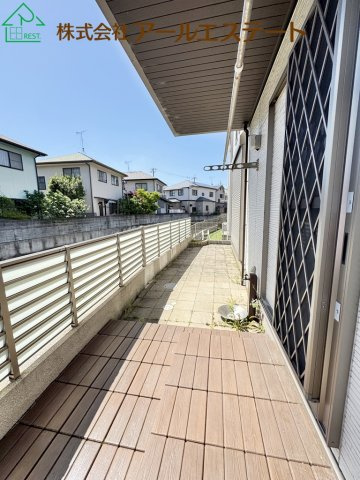 加古川市加古川町稲屋　　　中古戸建のバルコニー