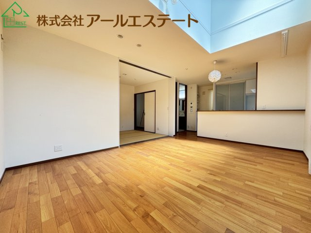 加古川市加古川町稲屋　　　中古戸建の居間・リビング