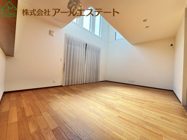 加古川市加古川町稲屋　　　中古戸建の居間・リビング