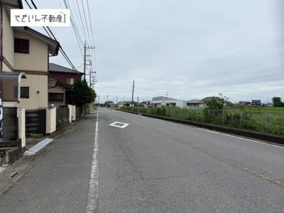 【前面道路含む現地写真】 | 熊谷市江波　中古住宅   | 現地(2026年月9撮影)
