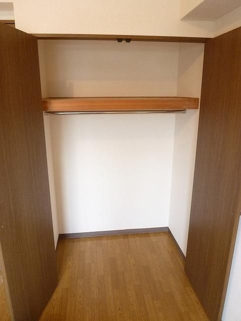 グランデ・アステール芦屋の収納|同物件別部屋写真