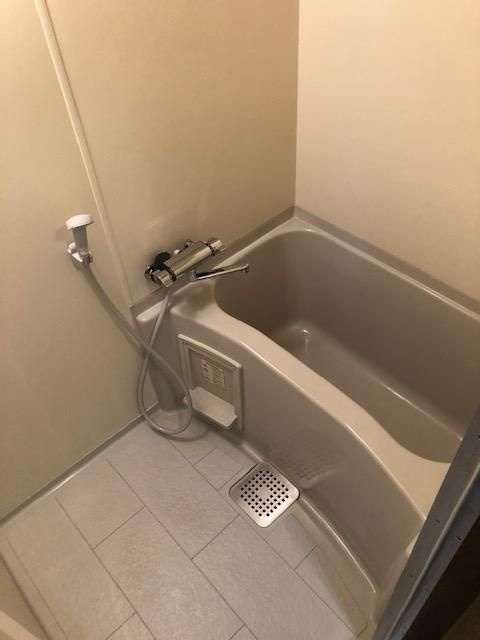 グランデ・アステール芦屋の浴室|同物件別部屋写真
