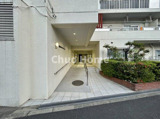 亀有ダイヤモンドマンションのエントランス|【エントランス】マンションのエントランスは、その物件の印象を決める、顔とも言える場所です。毎日通る場所ですからきれいなのが一番です。