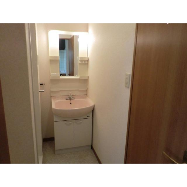 ルームⅠの洗面所|※同建物の類似写真になります。