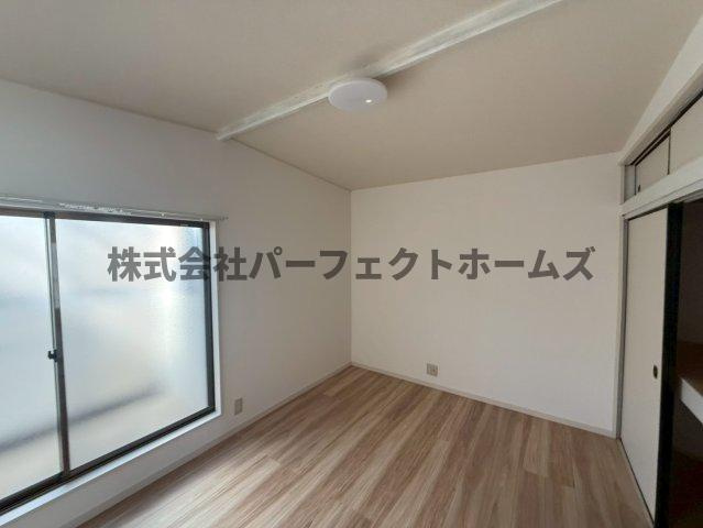 高柳2丁目戸建　賃貸の洋室|個人の部屋や寝室として使える洋室です