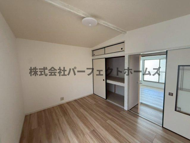 高柳2丁目戸建　賃貸の洋室|明るい洋室です