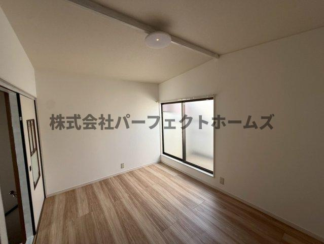 高柳2丁目戸建　賃貸の洋室|広々とした洋室です