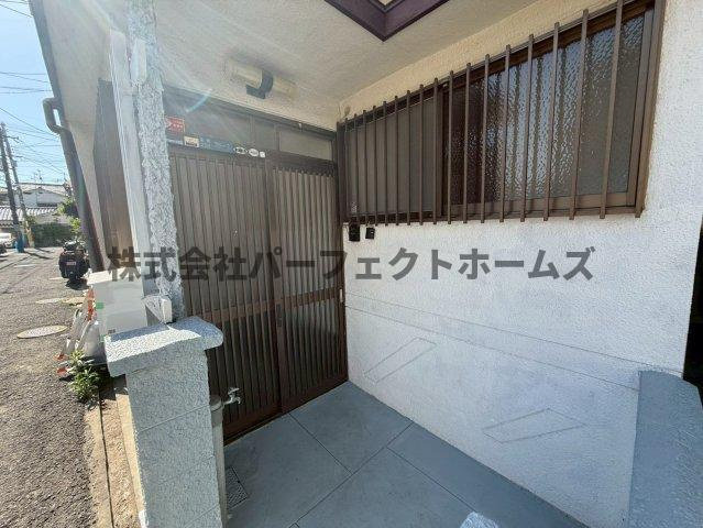 高柳2丁目戸建　賃貸のエントランス|落ち着いたエントランスです