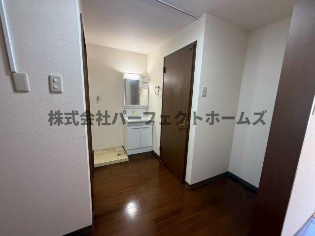 高柳2丁目戸建　賃貸の洗面所|ゆったりとスペースのある洗面所