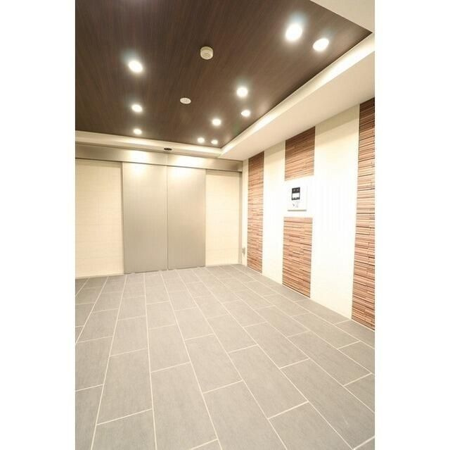 ＢｌｕＲｏｃｋ東神奈川のエントランス