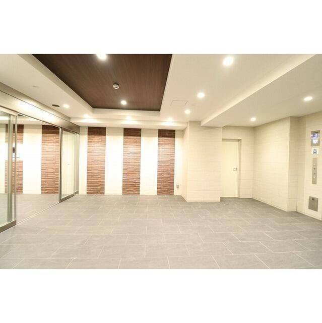ＢｌｕＲｏｃｋ東神奈川のエントランス