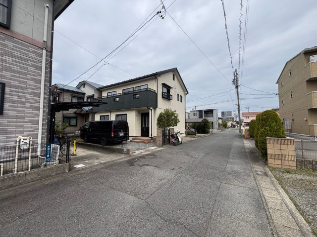 一宮市末広二丁目戸建の前面道路含む現地写真