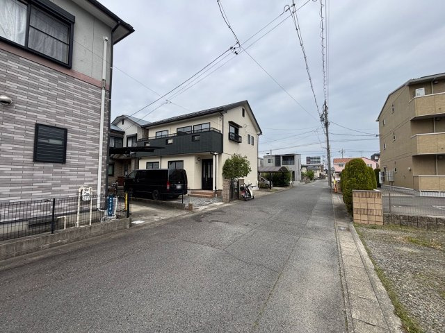 一宮市末広二丁目戸建の前面道路含む現地写真