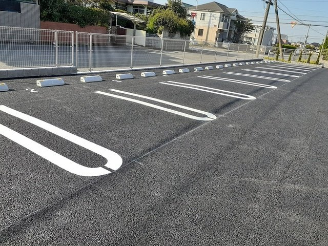 ユーフォリア　木更津の駐車場|車をお持ちの方に嬉しい駐車場付きの物件です