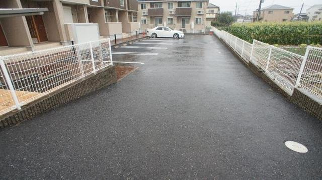 フォレストＮ　Ⅱの駐車場|駐車場があります