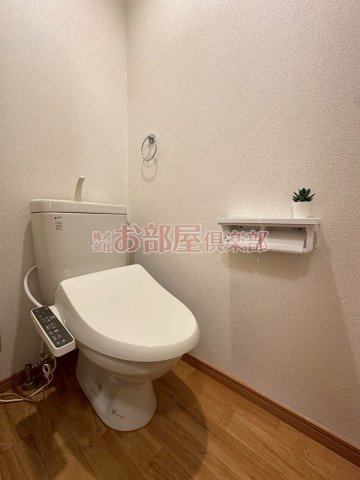 ラ・ポールメゾン北野Bのトイレ|落ち着いた色調のトイレです