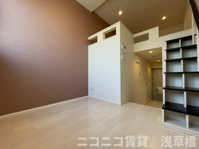 ブランニューデイズ梅島の居間・リビング