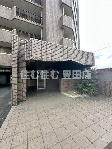 マンションモントレーのエントランス