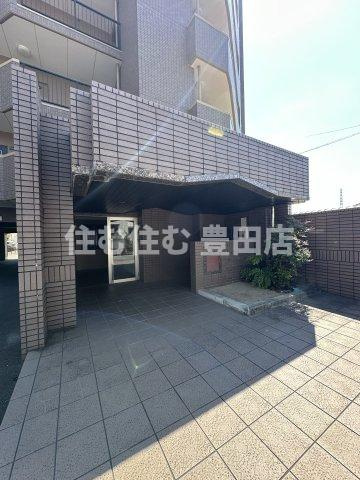 マンションモントレーのエントランス