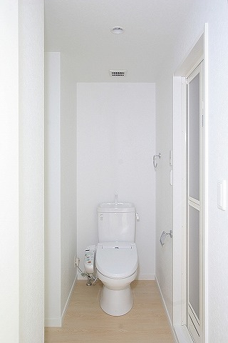 エンクレスト香椎のトイレ|落ち着いた色調のトイレです