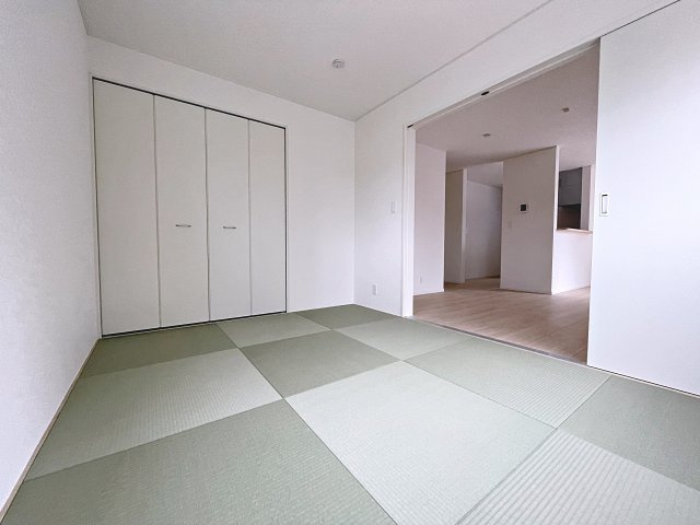 新築戸建・新築建売　二本松市油井第6　油井小・安達中の和室|リビングのすぐ隣にあるのでお子様のお昼寝や遊び場として最適！